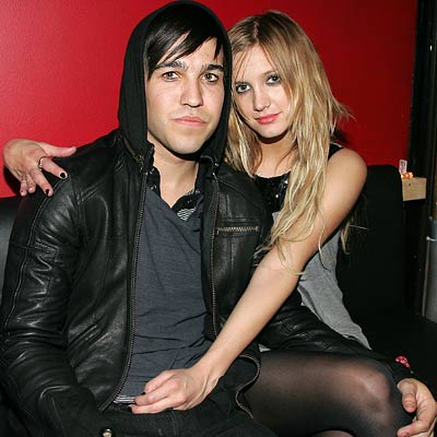 01-ashlee-simpson-pete-wentz-400a051007.jpg
